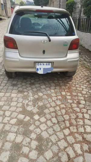 Toyota Vitz 2004 Gold