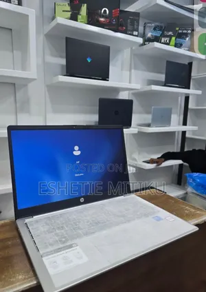 New Laptop HP 16GB Intel Core I3 SSD 512GB