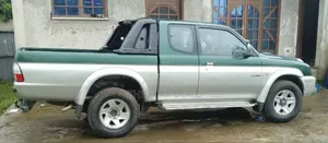 Mitsubishi L200 2007 Green