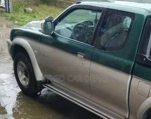 Mitsubishi L200 2007 Green