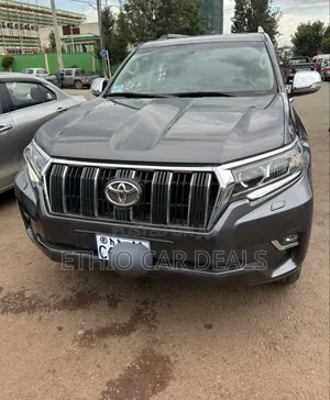 Photo - Toyota Land Cruiser Prado 2019 Black