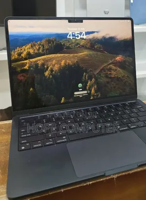 New Laptop Apple MacBook Air 2022 M2 8GB Apple M2 SSD 256GB