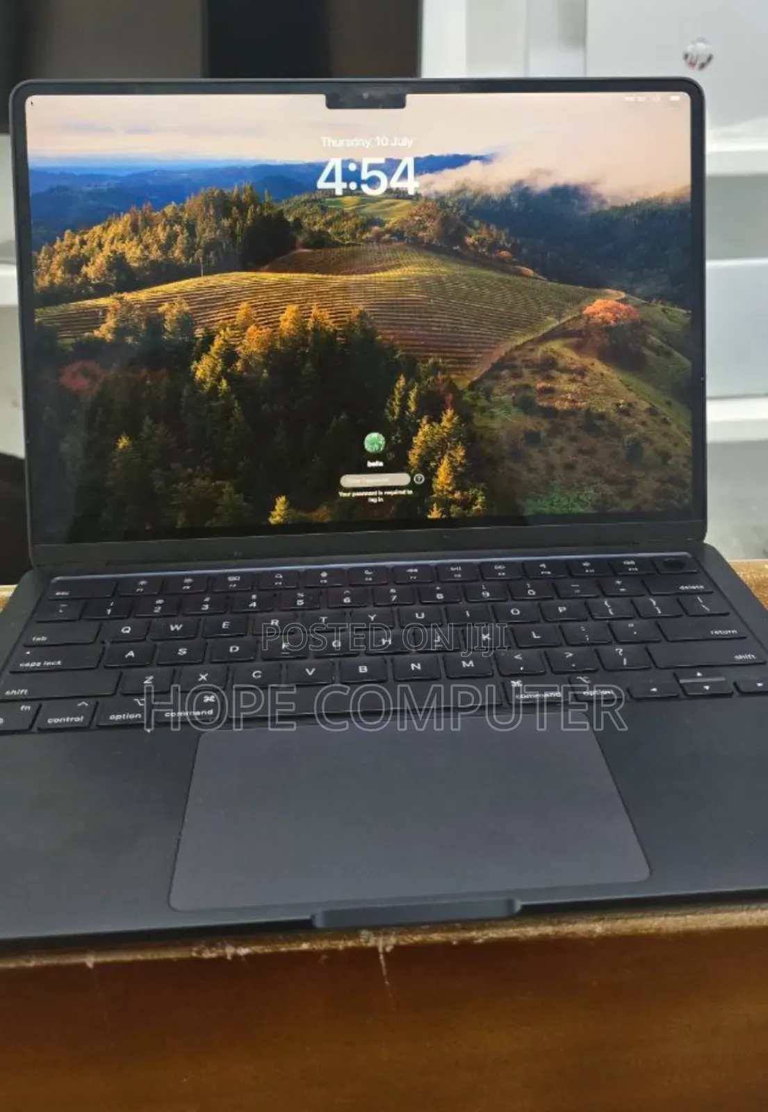 New Laptop Apple MacBook Air 2022 M2 8GB Apple M2 SSD 256GB