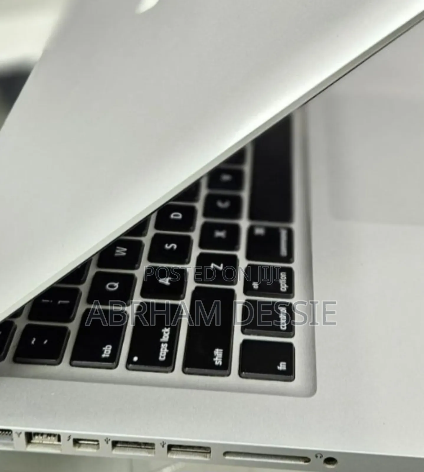 New Laptop Apple MacBook Pro 2012 4GB Intel Core I5 SSD 256GB