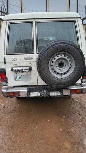 Toyota Land Cruiser 2018 White