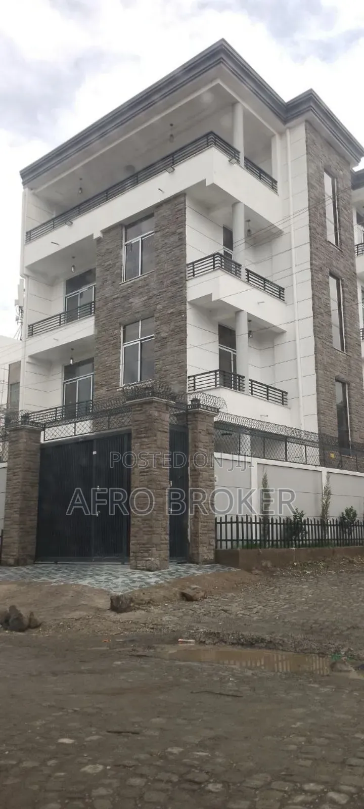 Furnished 8bdrm House in Lbu Varnero, Nifas Silk-Lafto for sale