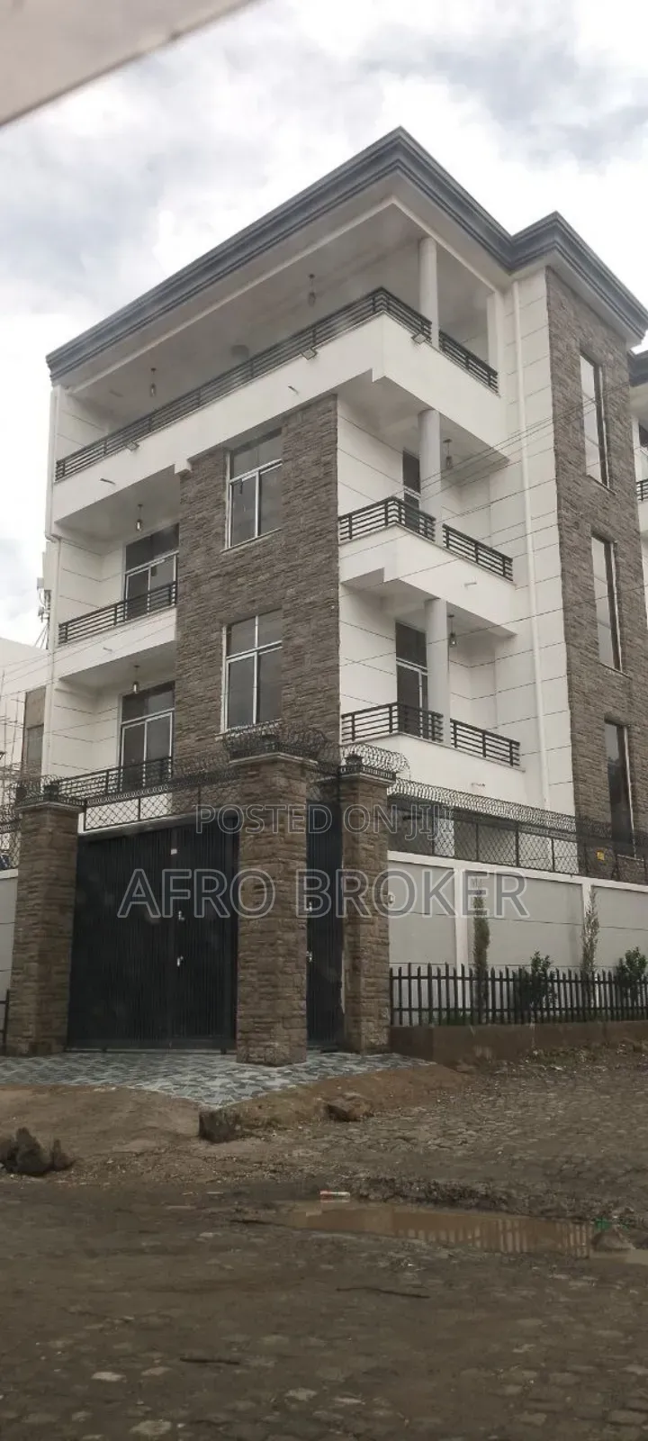 Furnished 8bdrm House in Lbu Varnero, Nifas Silk-Lafto for sale