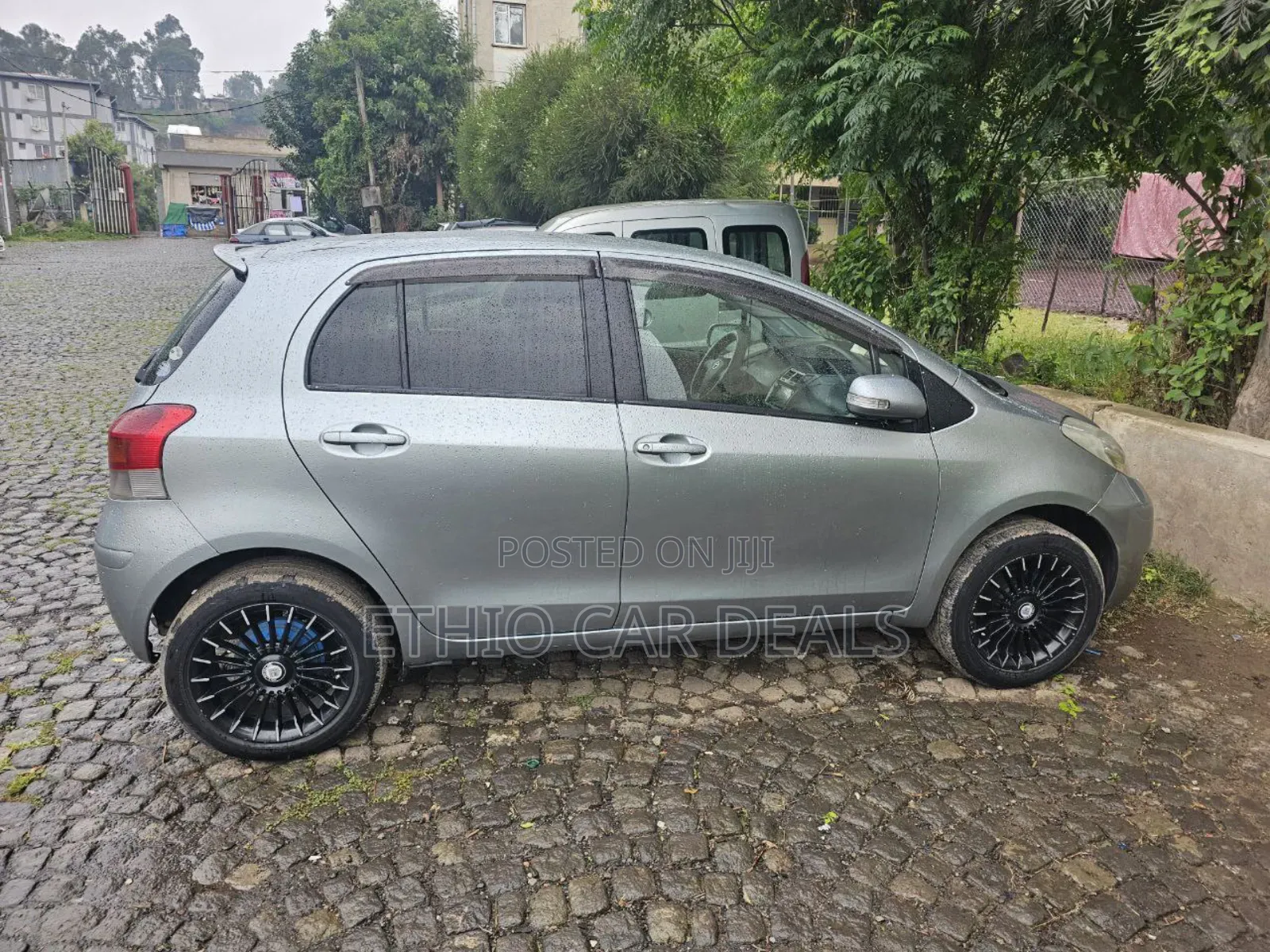 Toyota Yaris 2010 Gray