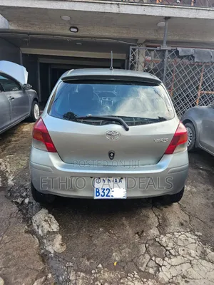 Toyota Yaris 2010 Gray