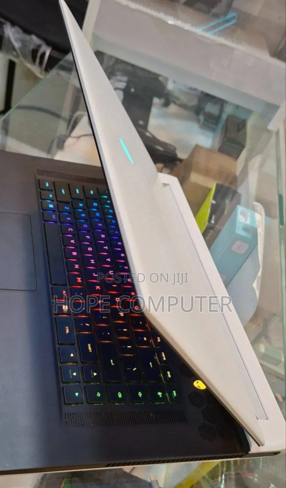 New Laptop Alienware M17x R2 32GB Intel Core I7 SSD 1T