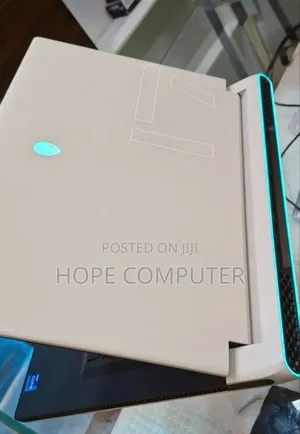 New Laptop Alienware M17x R2 32GB Intel Core I7 SSD 1T