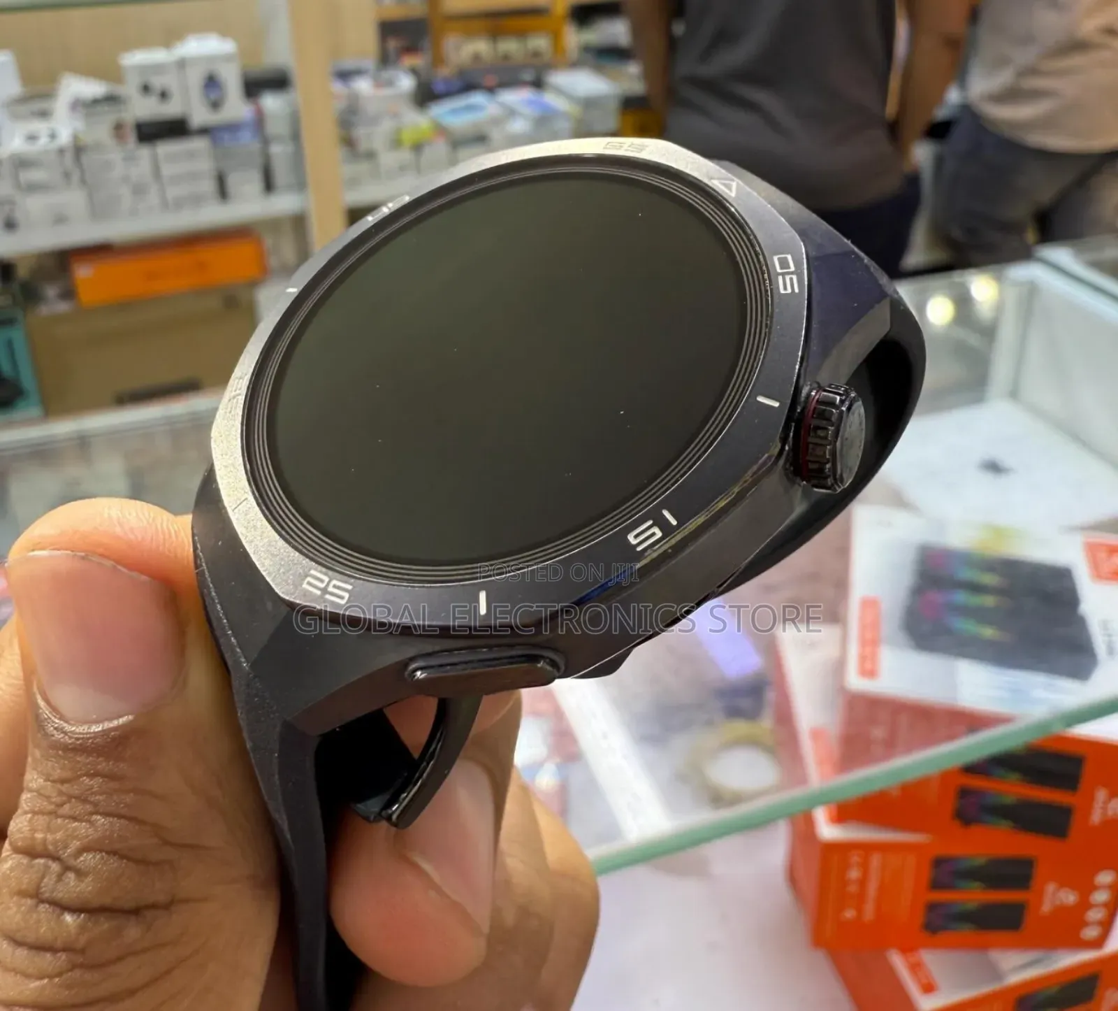 የጀርመን ብራንድ የሆነ 3 ማሰርያዎች ያሉት ኦርጅናል Smart Watch