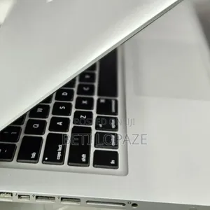 New Laptop Apple MacBook Pro 2019 4GB Intel Core I5 SSD 256GB