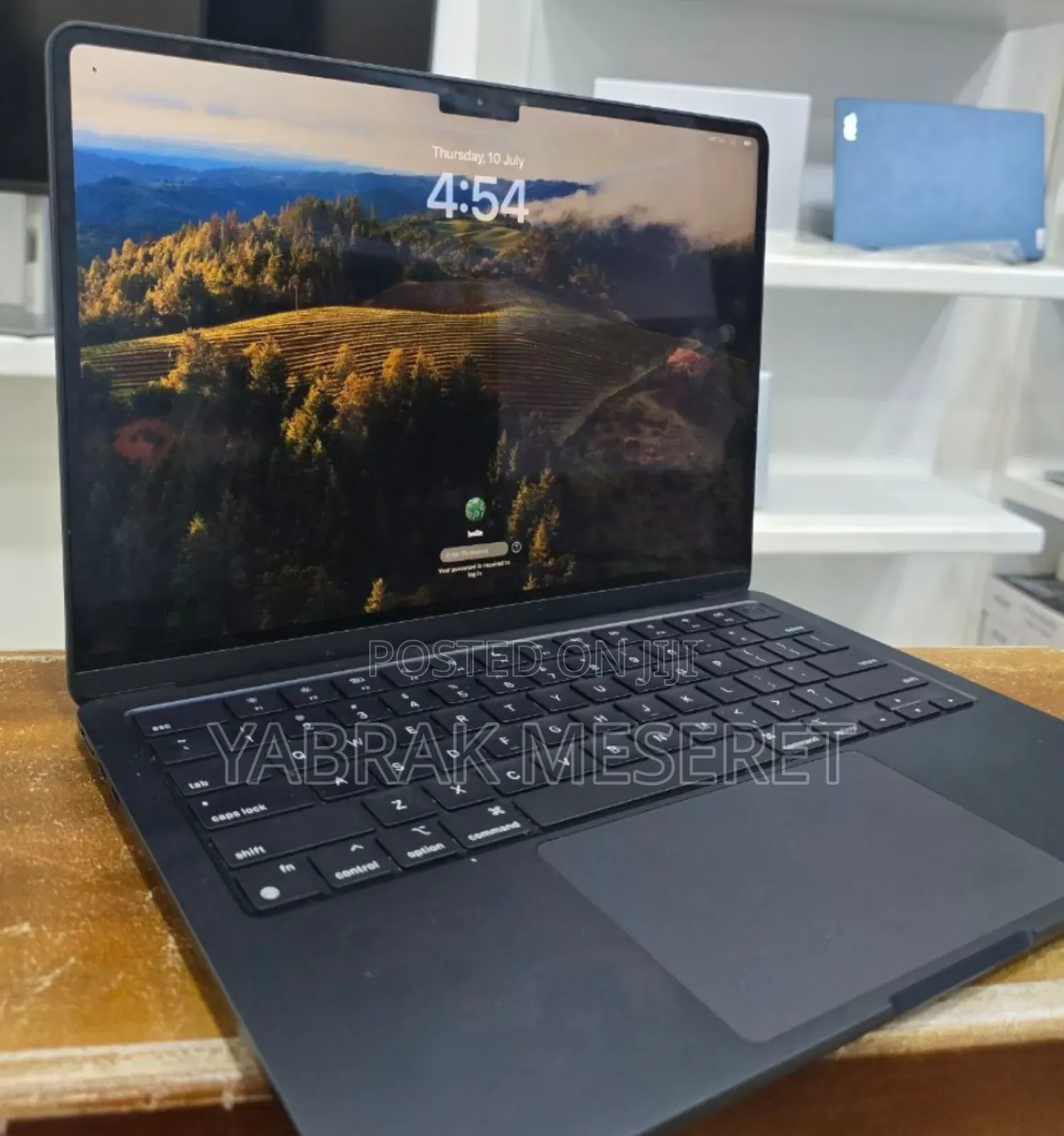 New Laptop Apple MacBook Air 2022 M2 8GB Apple M2 SSD 256GB