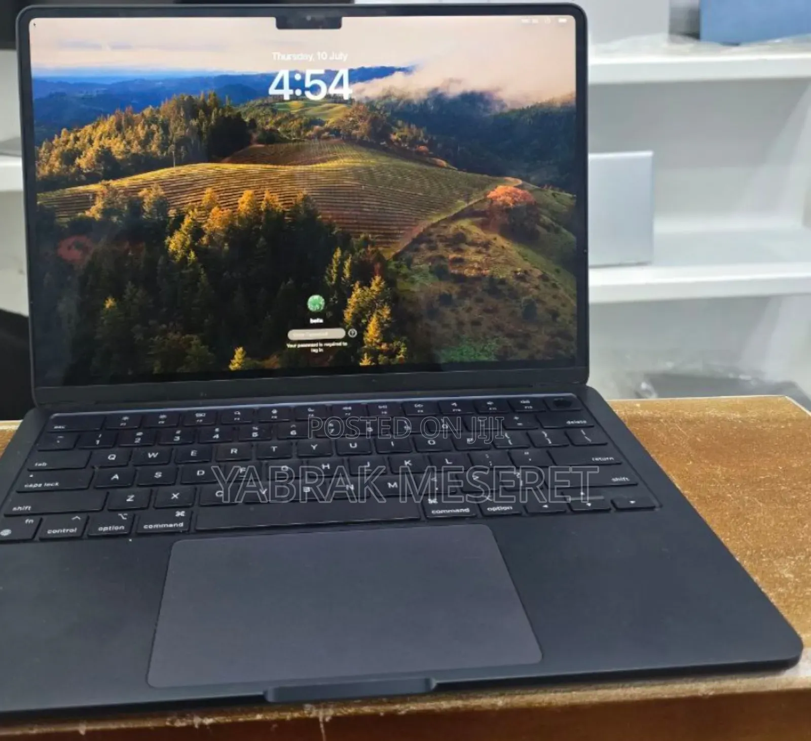 New Laptop Apple MacBook Air 2022 M2 8GB Apple M2 SSD 256GB