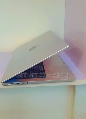 New Laptop Apple MacBook Pro M1 16GB Apple M1 Pro SSD 512GB