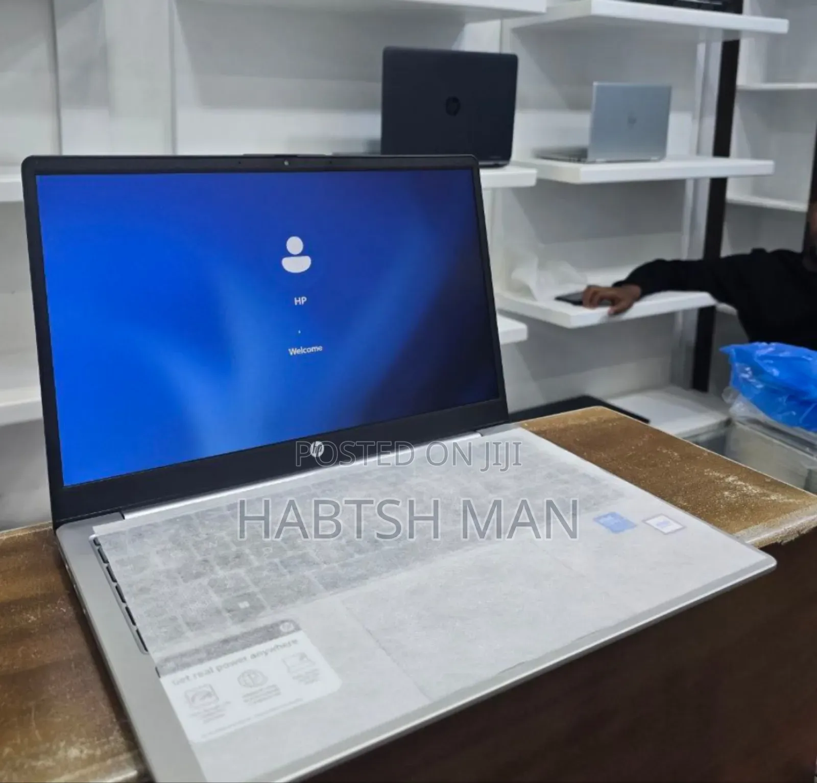 New Laptop HP 14-Dq1025cl 12GB Intel Core I3 SSD 512GB