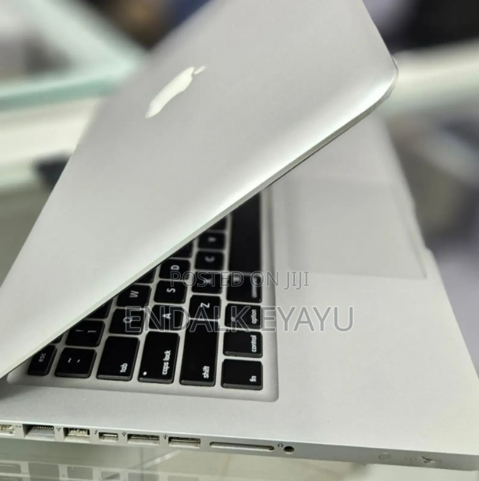 New Laptop Apple MacBook Pro 2012 4GB Intel Core I5 SSD 256GB