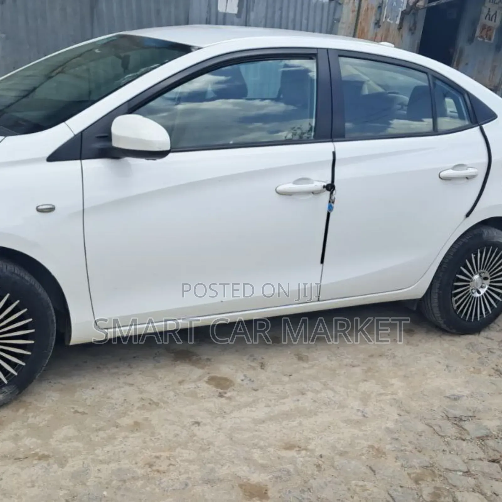 Toyota Yaris 2020 Silver