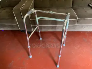 Photo - Walker With Wheel/Out姥walker Effortlessly Focus on Walking