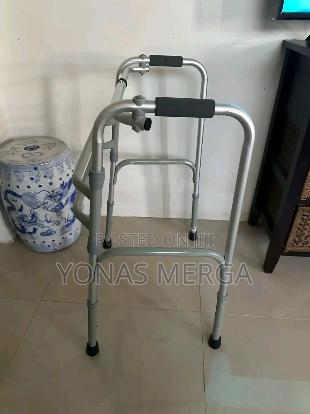 Tool-Free Height Adjustment Walker||Selected Lines Currently