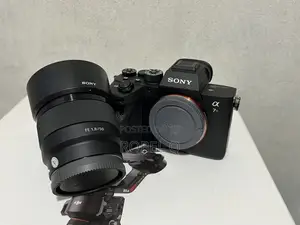 Photo - Sony Alpha 7r Iv With 50mm F1.8 Prime Hq