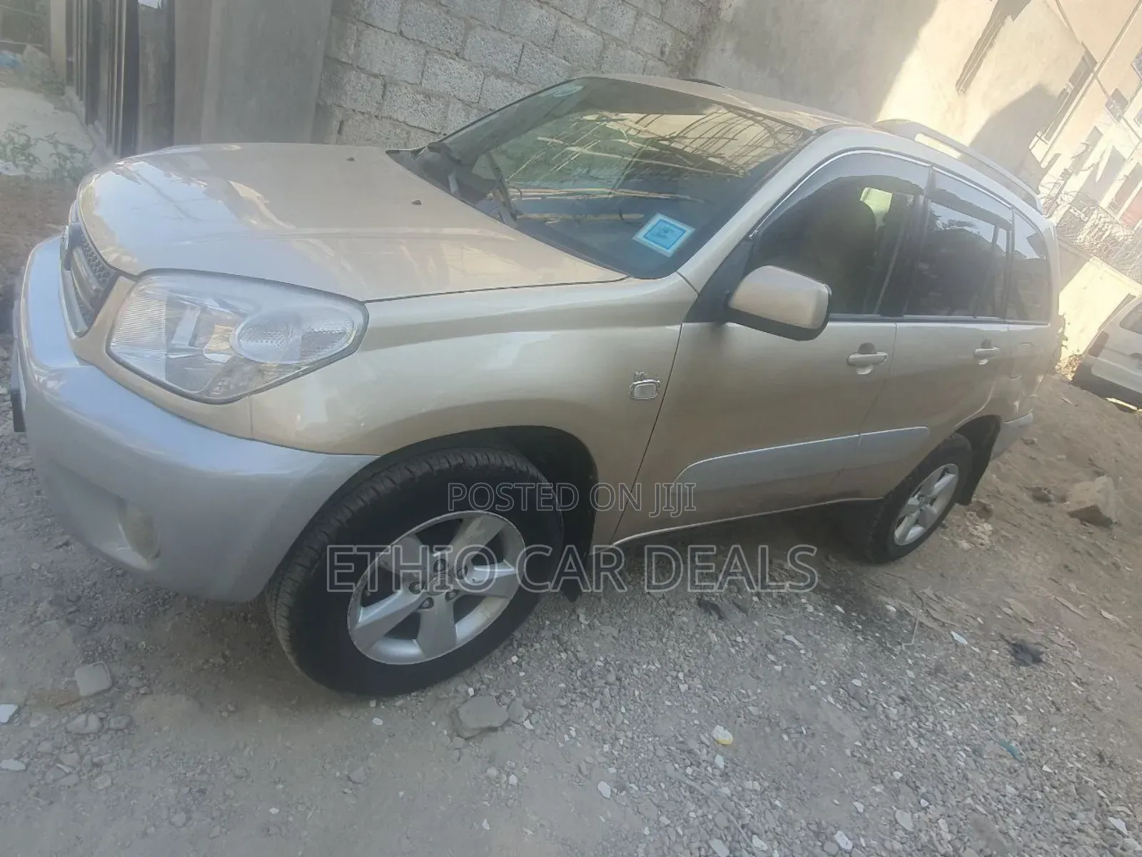 Toyota RAV4 2005 Gold