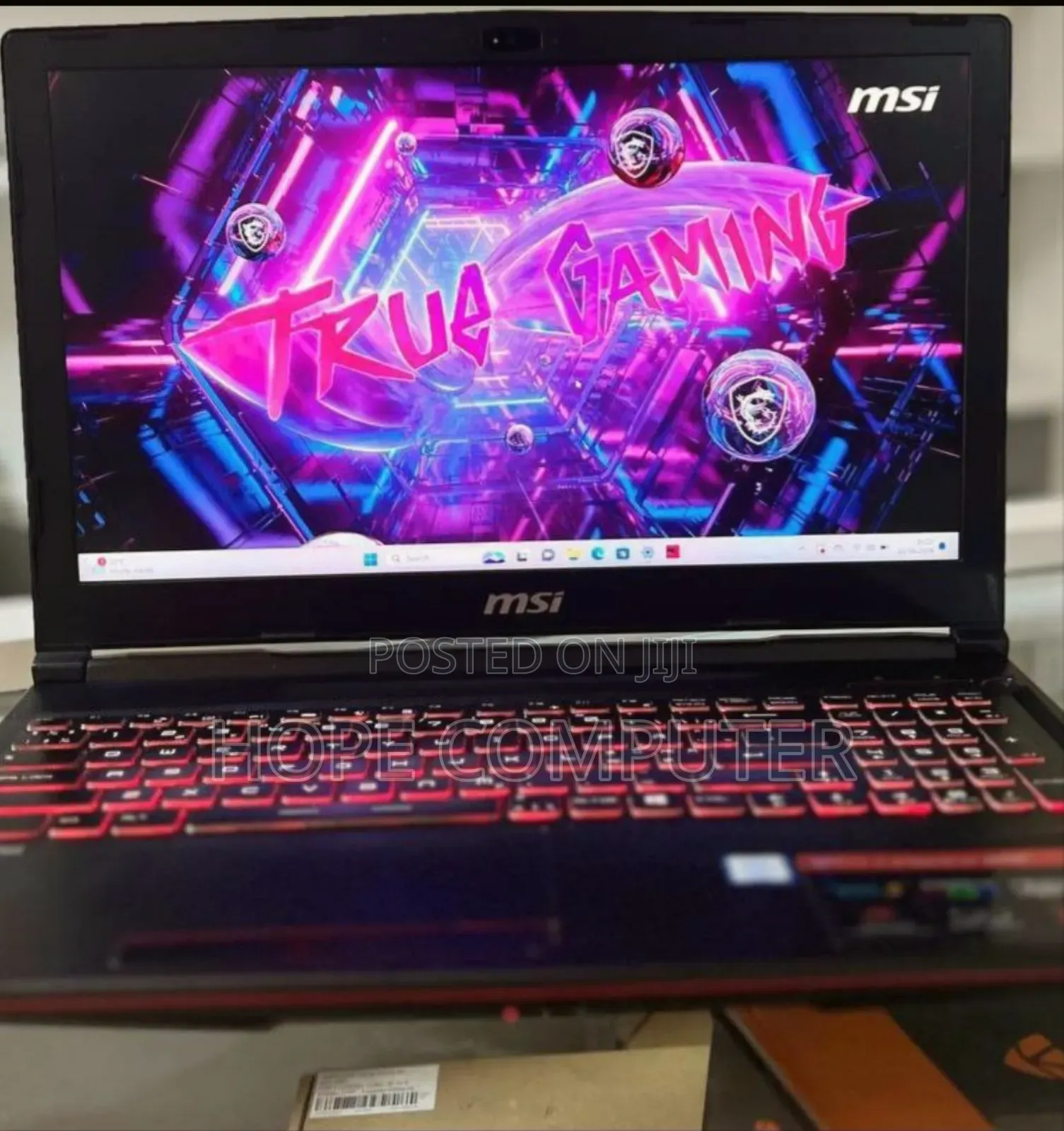 New Laptop MSI GS63 Stealth 8RD 16GB Intel Core I7 SSD 256GB