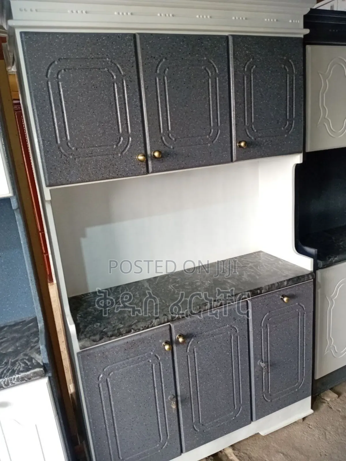 1.20c.M ከ HDF የተሰሩ ኪችን ካብኔቶች