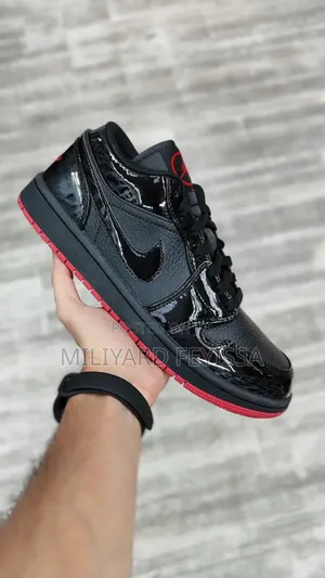 Air Jordan 1 Low Shine