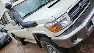 Toyota Land Cruiser 2018 White
