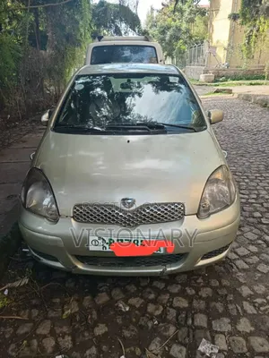 Photo - Toyota Vitz 2004 Gold