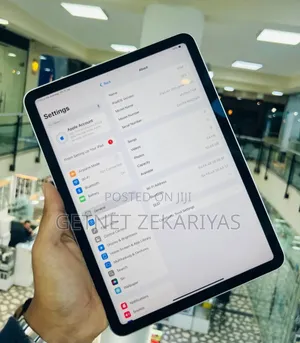 Photo - New Apple iPad Air 64 GB Silver