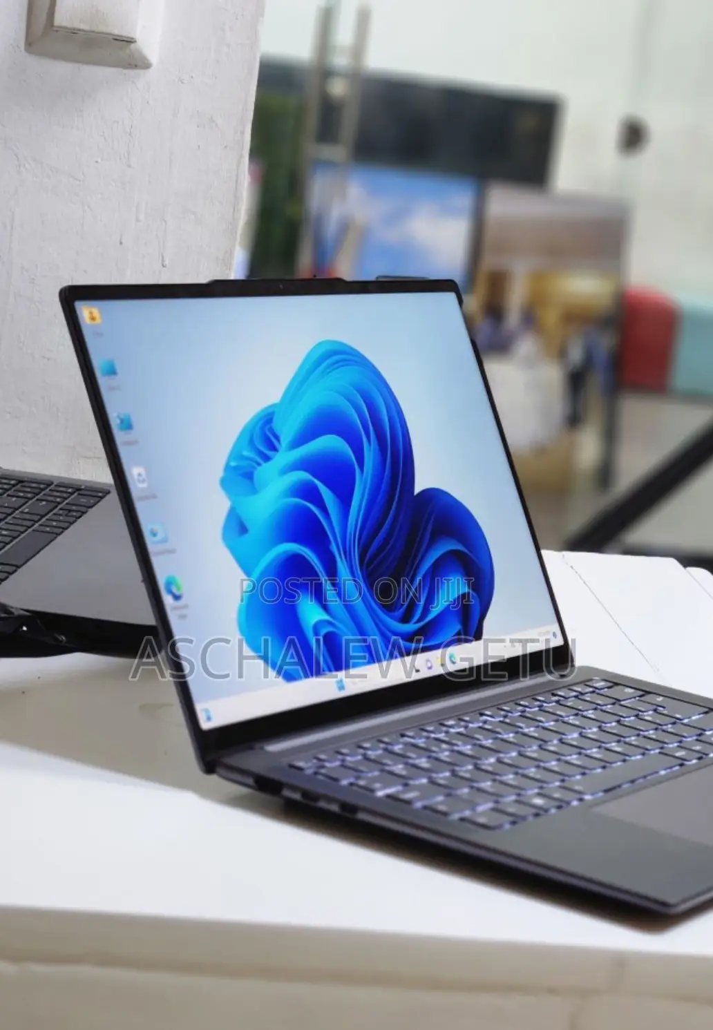 New Laptop Lenovo Yoga 7i 32GB Intel Core I7 SSD 1T