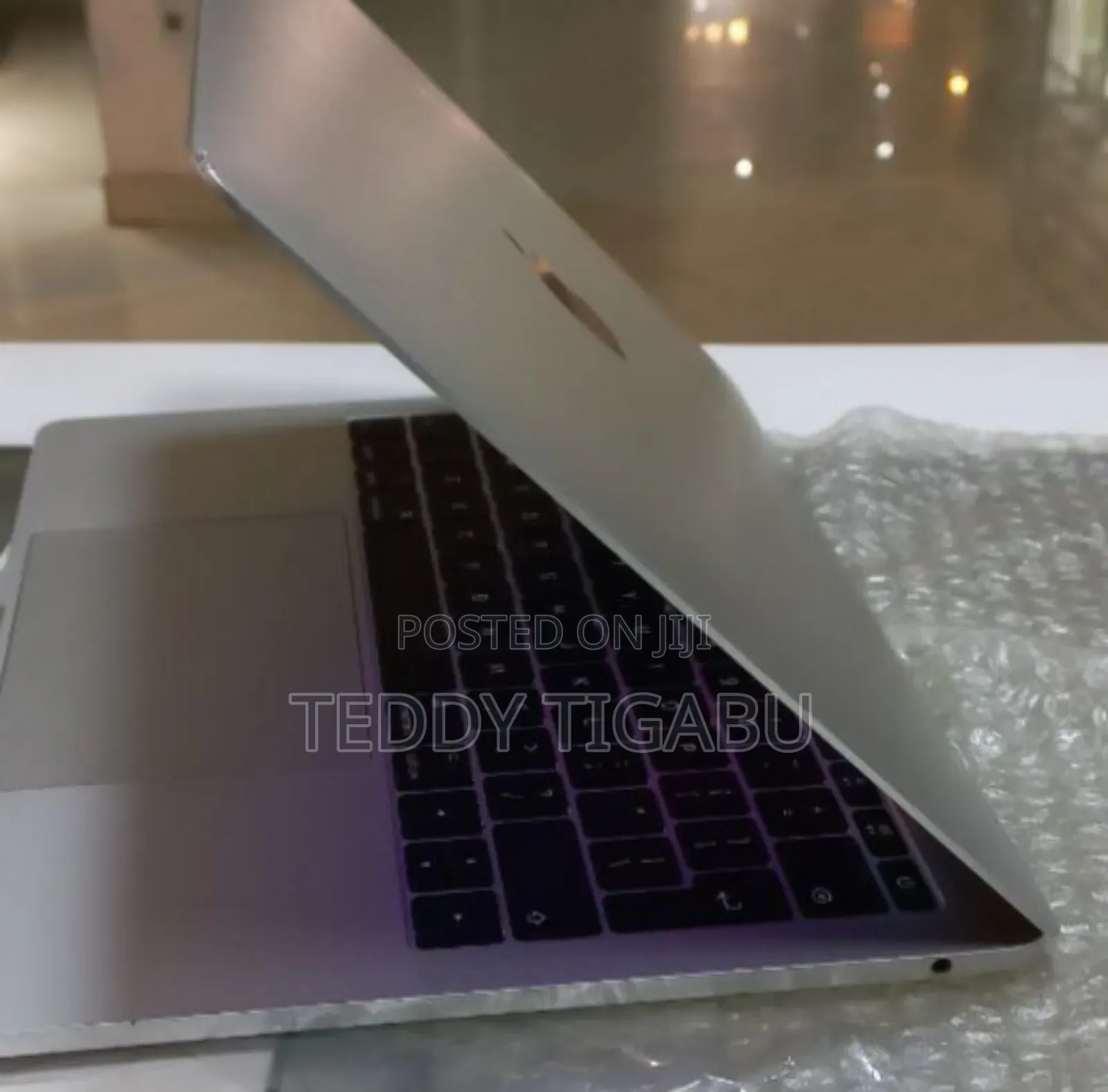 New Laptop Apple MacBook Pro 8GB Intel Core I5 SSD 256GB