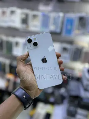 Photo - Apple iPhone 13 128 GB White