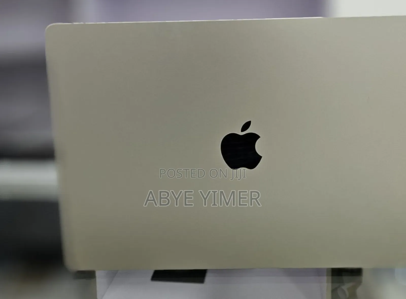 New Laptop Apple MacBook Air 2024 M3 13-Inch 8GB Intel Core M SSD 256GB