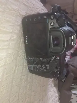 5d Markiii With Red Ring Lense