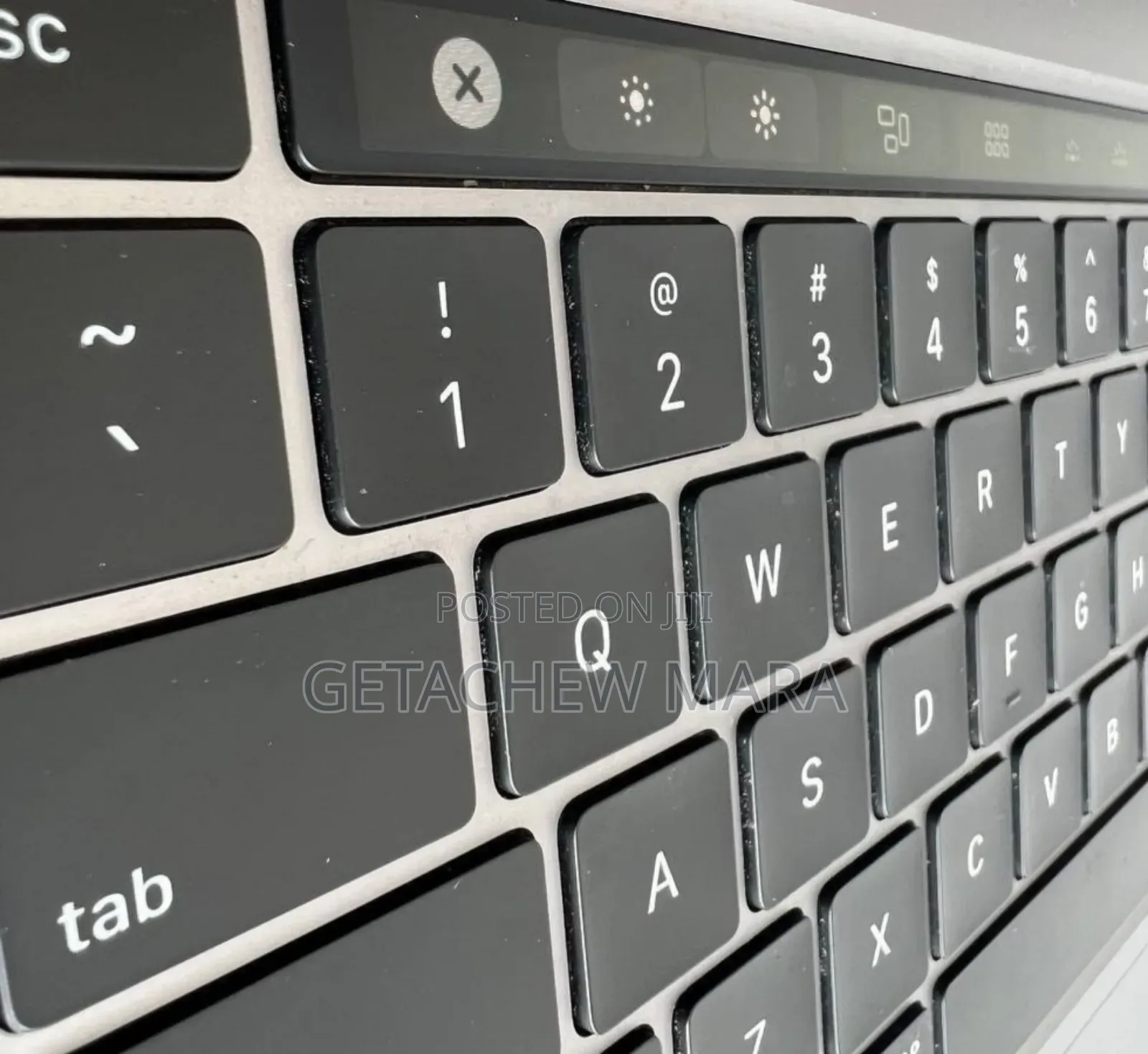 New Laptop Apple MacBook Pro 2019 16GB Intel Core I7 SSD 512GB