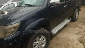 Toyota Hilux 2013 Black