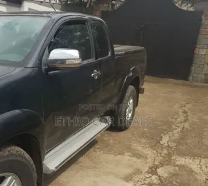 Toyota Hilux 2013 Black
