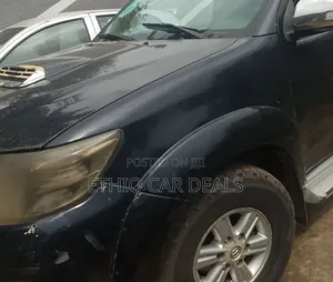Toyota Hilux 2013 Black