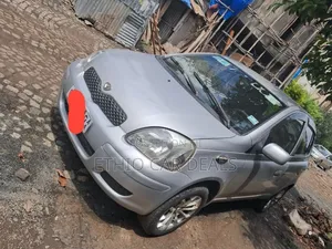 Toyota Vitz 2005 Silver