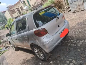 Toyota Vitz 2005 Silver