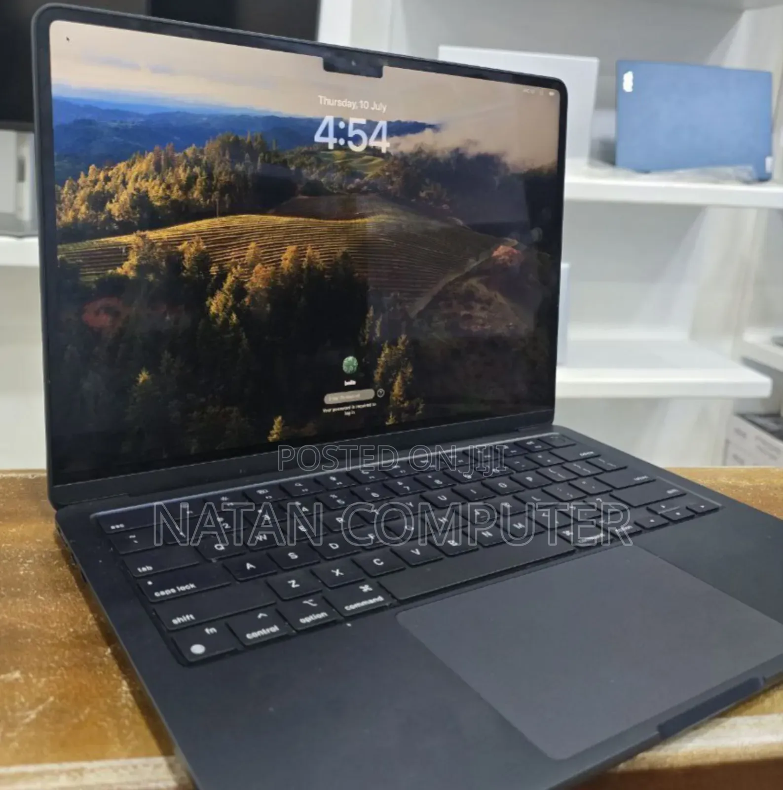 New Laptop Apple MacBook Air 2022 M2 8GB Apple M2 SSD 256GB