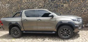 Toyota Hilux 2022 Gold