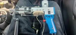 Photo - Rug Tufting Gun ከ Trimmer ጋ ታላቅ ቀናሽ Birr
