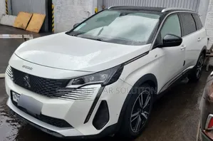Peugeot 5008 2022 White