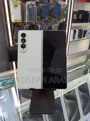 Photo - Samsung Galaxy Z Fold4 256 GB Silver