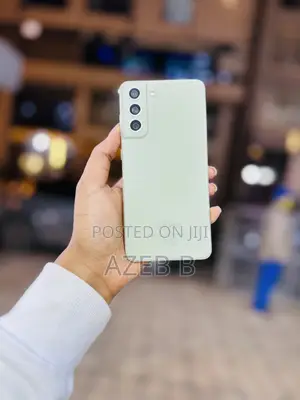 Photo - Samsung Galaxy S21 FE 5G 128 GB Black